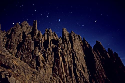 Los Galayos en noche de luna llena